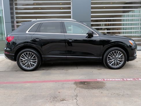 Certified 2022 Audi Q3 2.0T Premium w/ Convenience Package image 11