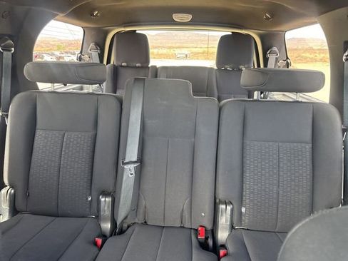 Used 2017 Ford Expedition XLT AWD/4WD image 23