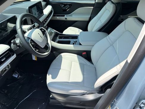 New 2026 Lincoln Aviator 2WD w/ Jet Appearance Package image 9