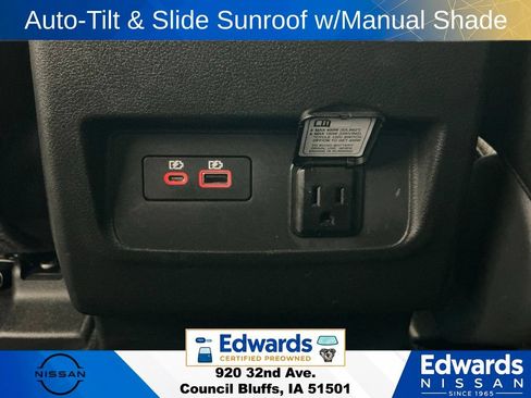 Used 2023 Nissan Frontier PRO-4X w/ Pro-4X Premium Package AWD/4WD image 18