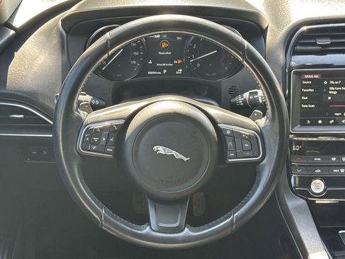 Used 2020 Jaguar F-PACE Premium image 24
