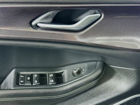 Used 2023 Jeep Grand Cherokee Altitude image 23