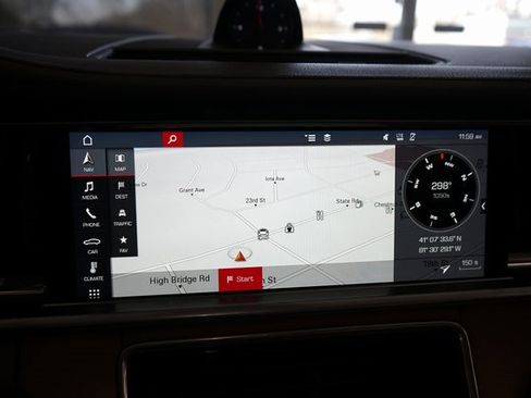 Used 2019 Porsche Panamera 4 image 8