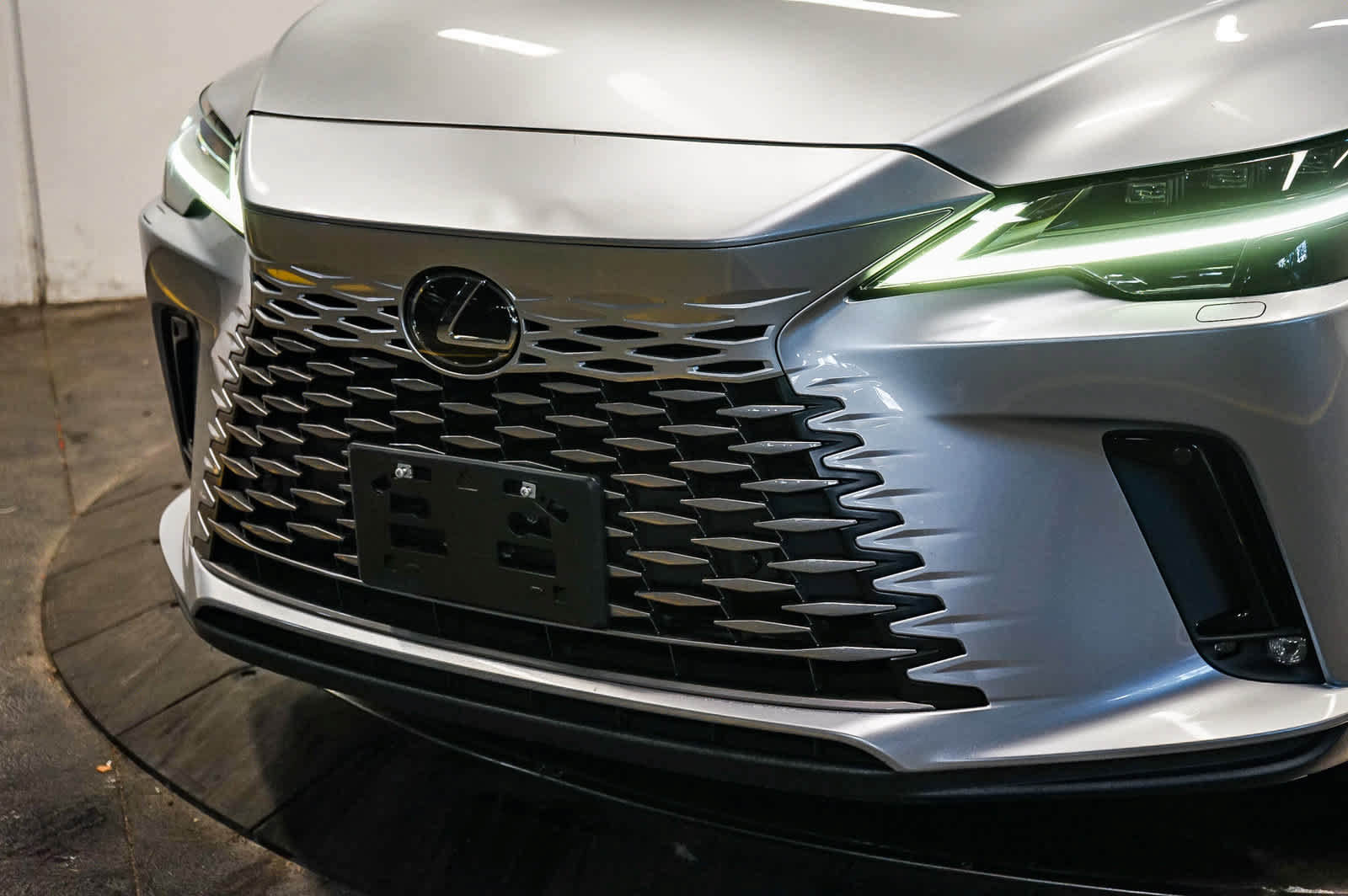 Used 2023 Lexus RX 350 FWD w/ Cold Area Package image 5