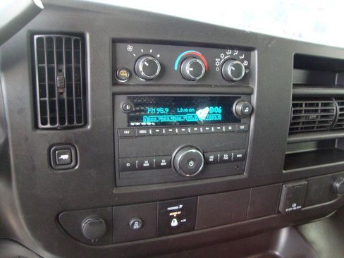 Used 2023 GMC Savana 2500 w/ Driver Convenience Package image 9