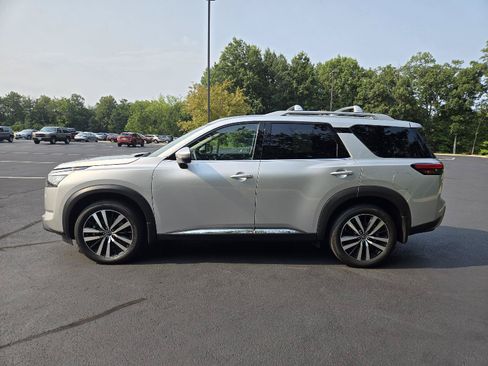 Used 2025 Nissan Pathfinder Platinum AWD/4WD image 5