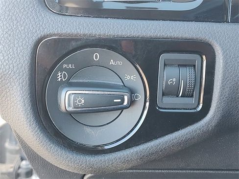 Used 2015 Volkswagen Golf SEL image 26
