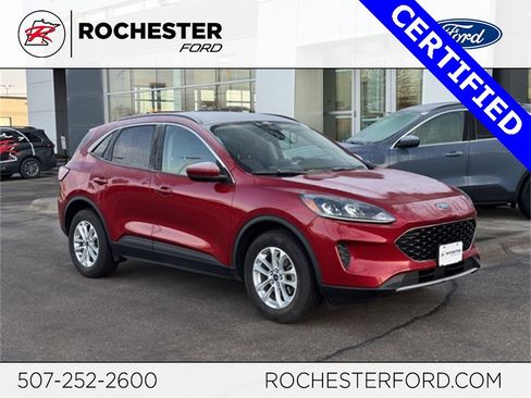 Used 2020 Ford Escape SE image 1