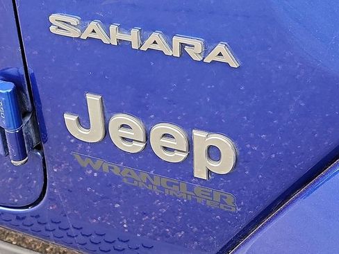Used 2019 Jeep Wrangler Unlimited Sahara w/ Uconnect 4C Nav & Sound Group AWD/4WD image 8
