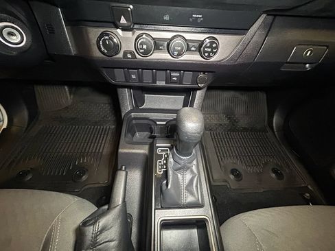 Used 2023 Toyota Tacoma SR w/ SR Convenience Package AWD/4WD image 11