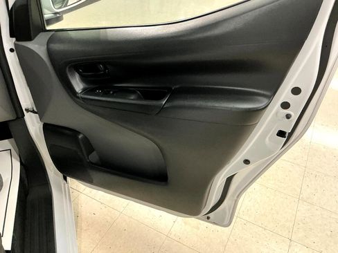 Used 2021 Nissan NV200 SV w/ Back Door Glass Package image 23