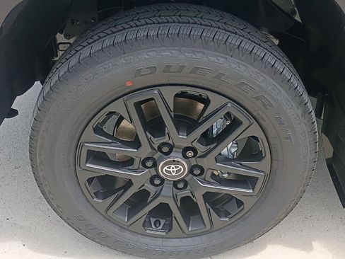New 2026 Toyota Tundra Limited AWD/4WD image 25