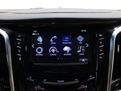 Used 2019 Cadillac Escalade Luxury AWD/4WD image 14