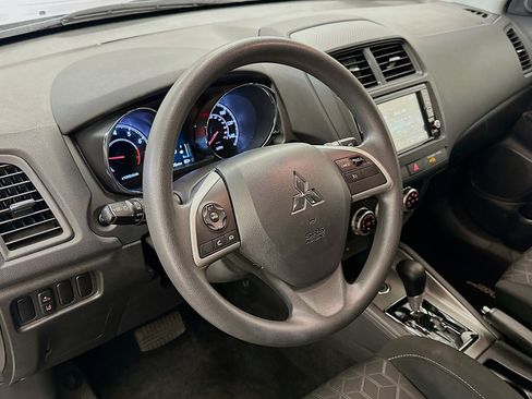 Used 2025 Mitsubishi Outlander Sport ES AWD/4WD image 18