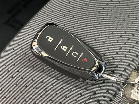 Used 2025 Chevrolet Trax LT image 21