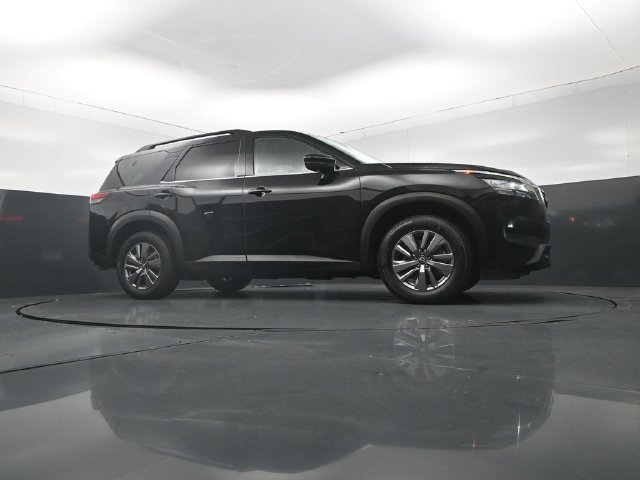 Certified 2025 Nissan Pathfinder SV FWD image 36
