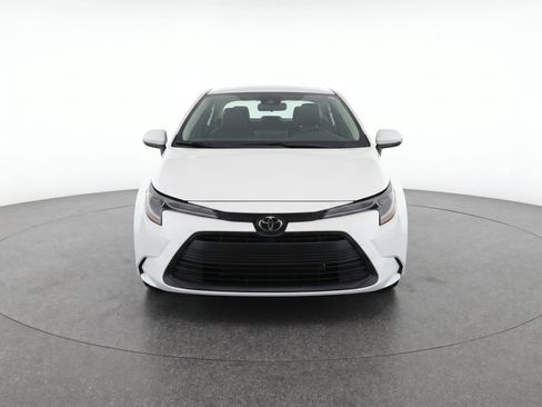 Used 2025 Toyota Corolla LE FWD image 2