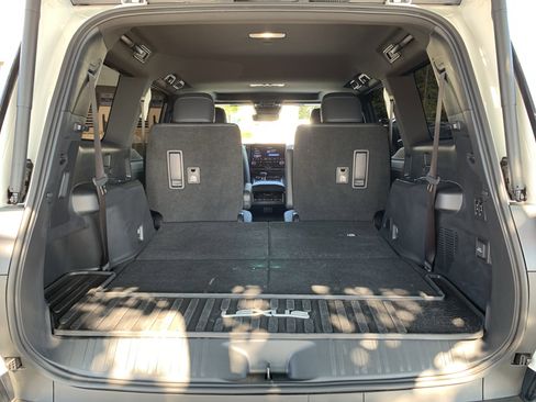 Certified 2025 Lexus GX 550 w/ Cold Area Package AWD/4WD image 34