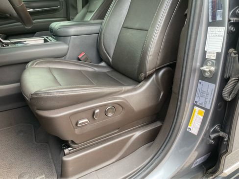 Used 2021 GMC Yukon Denali w/ Denali Premium Package AWD/4WD image 13