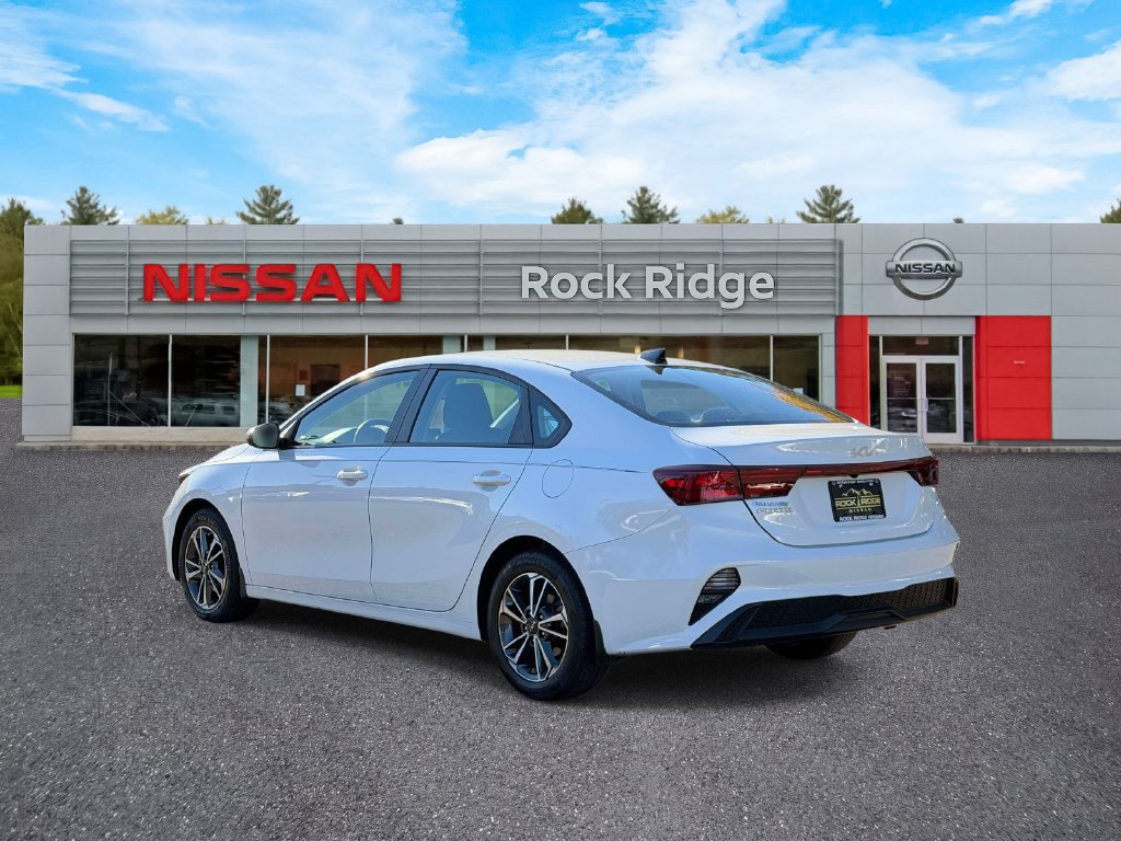 Used 2023 Kia Forte LXS w/ LXS Technology Package FWD image 7