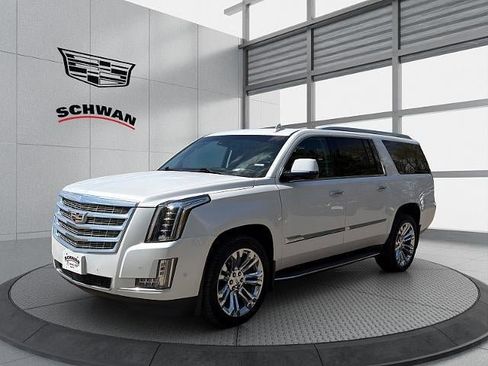 Used 2018 Cadillac Escalade ESV Premium Luxury w/ LPO, Radiant Package AWD/4WD image 8