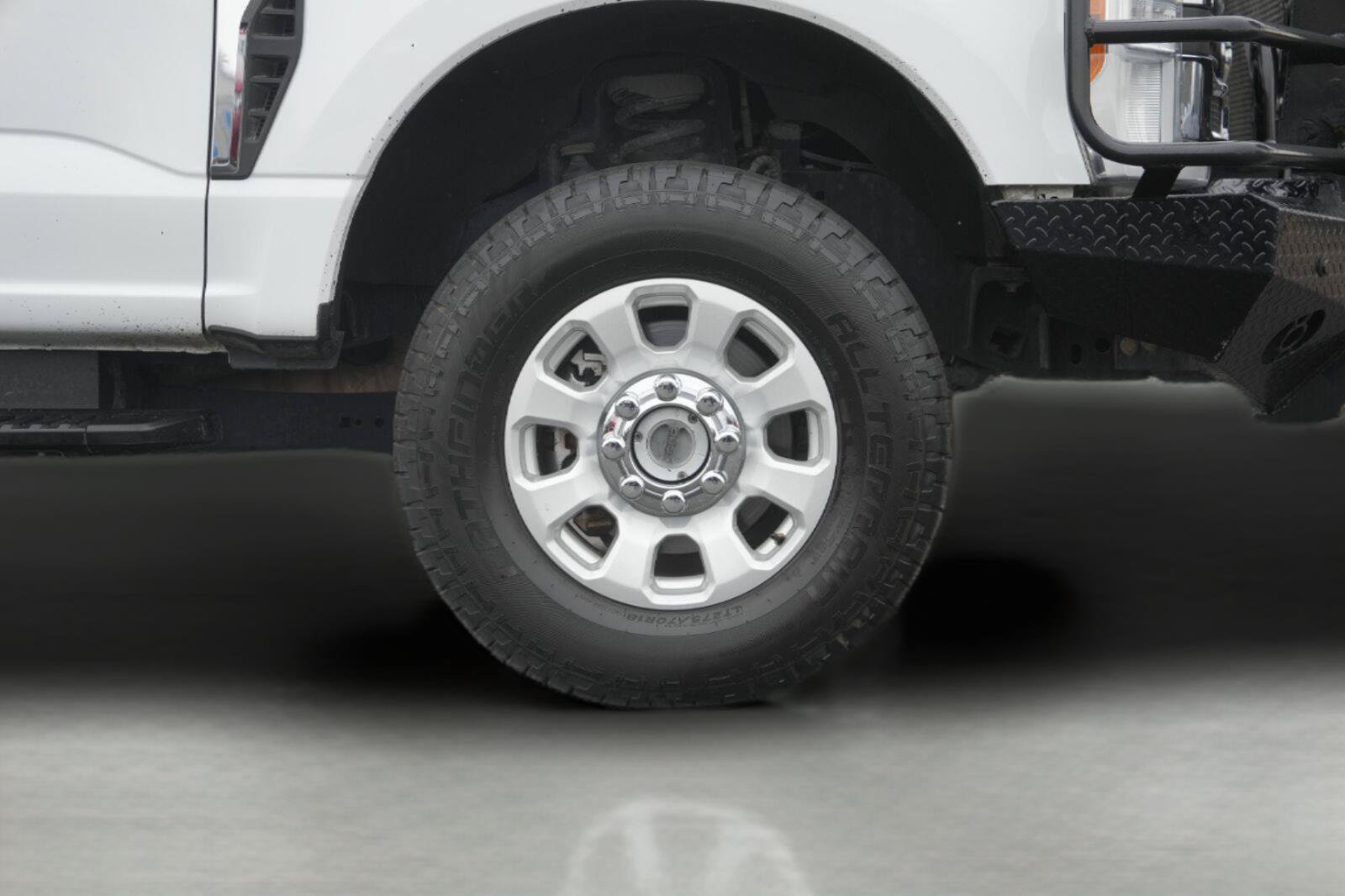 Used 2023 Ford F350 XLT w/ 360-Degree Camera Package AWD/4WD image 4