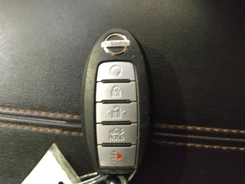 Used 2022 Nissan Sentra SR w/ Electronics Package FWD image 32