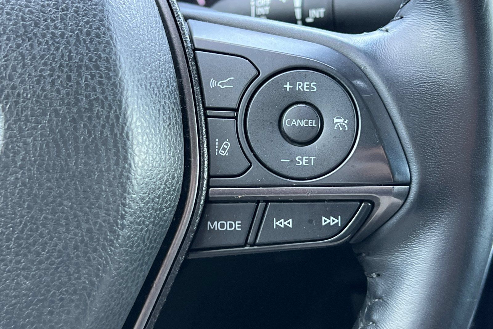 Used 2022 Toyota Camry XSE FWD image 31