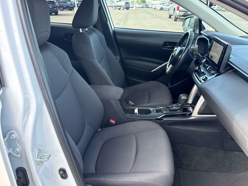 Used 2024 Toyota Corolla Cross LE AWD/4WD image 17