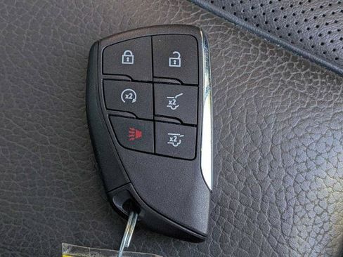 Used 2023 GMC Yukon Denali AWD/4WD image 30