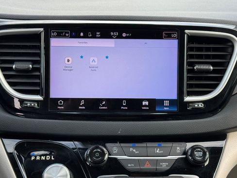 Used 2023 Chrysler Pacifica Touring-L image 24