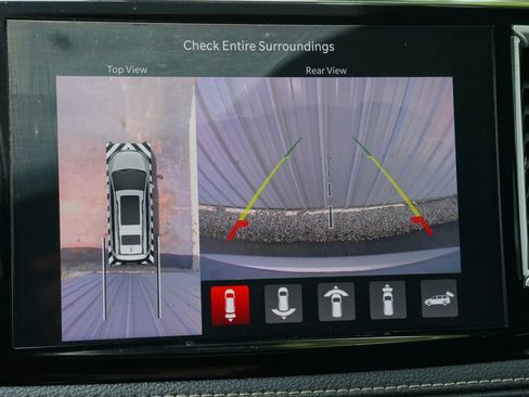 Used 2024 Chrysler Pacifica Touring-L w/ S Appearance Package FWD image 27