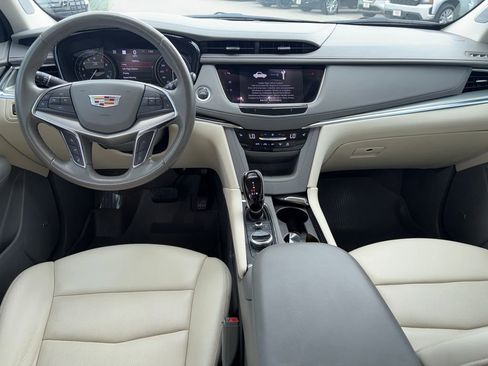 Used 2022 Cadillac XT5 Premium Luxury w/ Technology Package AWD/4WD image 22