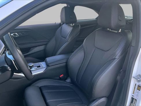 Used 2025 BMW 230i Coupe RWD image 6