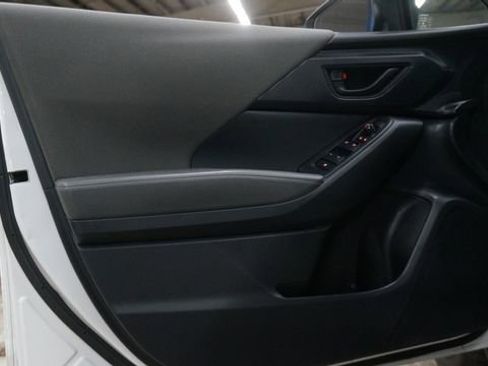 Used 2024 Subaru Crosstrek 2.0i Premium image 30