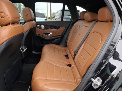 Used 2021 Mercedes-Benz GLC 300 4MATIC image 10
