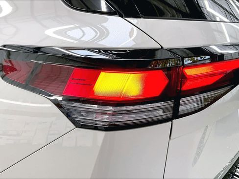 New 2026 Volkswagen Tiguan SE R-Line image 25