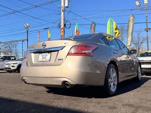 Used 2013 Nissan Altima 2.5 SV image 9