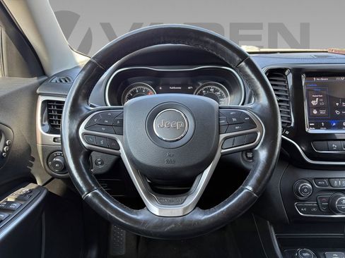 Used 2019 Jeep Cherokee Limited image 11