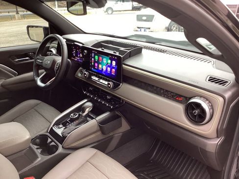 Used 2024 Chevrolet Colorado ZR2 w/ ZR2 Convenience Package III image 30