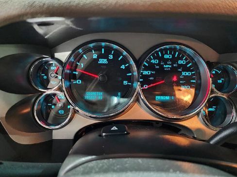 Used 2013 Chevrolet Silverado 2500 LT w/ Interior Plus Package image 14