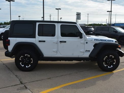 Used 2024 Jeep Wrangler Unlimited Rubicon 4xe w/ Technology Group AWD/4WD image 4