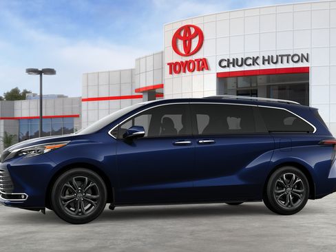 Used 2025 Toyota Sienna Platinum AWD/4WD image 32