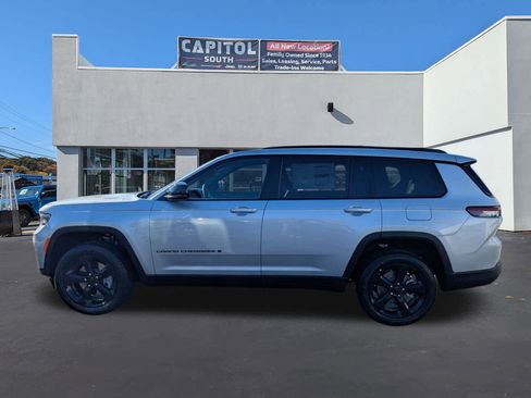 New 2025 Jeep Grand Cherokee L Limited w/ Black Appearance Package AWD/4WD image 3