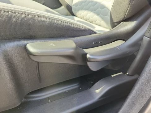 Used 2019 Chevrolet Equinox LS FWD image 20
