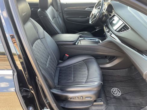 Used 2022 Buick Enclave Avenir w/ Avenir Technology Package image 35