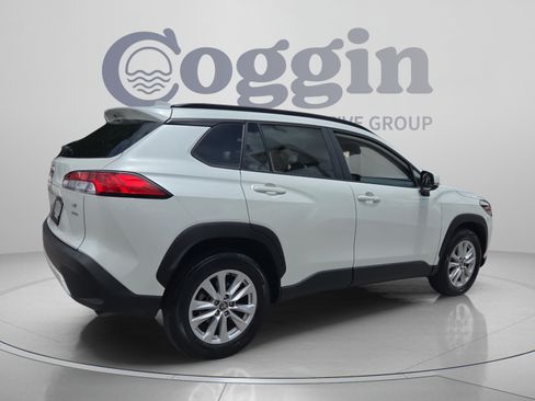 Used 2023 Toyota Corolla Cross LE AWD/4WD image 5