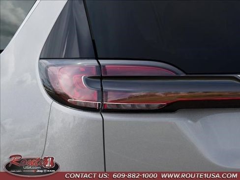 New 2026 Chrysler Pacifica Select image 10