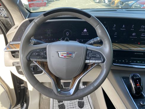 Used 2021 Cadillac Escalade Premium Luxury Platinum image 12