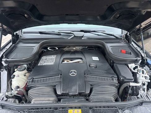 Used 2024 Mercedes-Benz GLS 580 4MATIC image 43